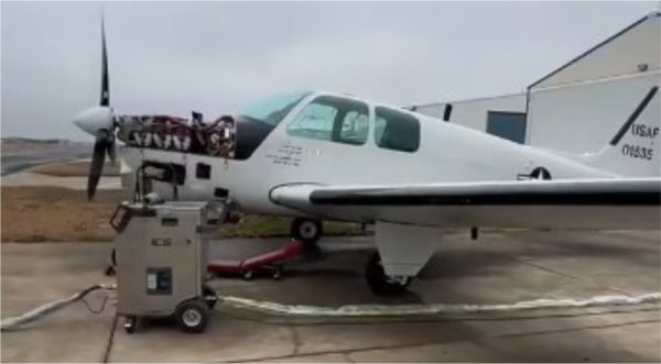 Čistenie suchým ľadom v leteckom priemysle